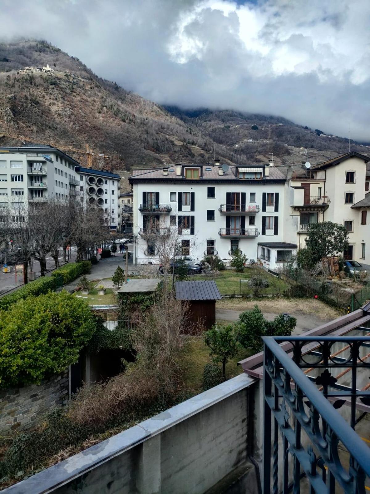 Bernina Station Center Apartment - Тирано Экстерьер фото