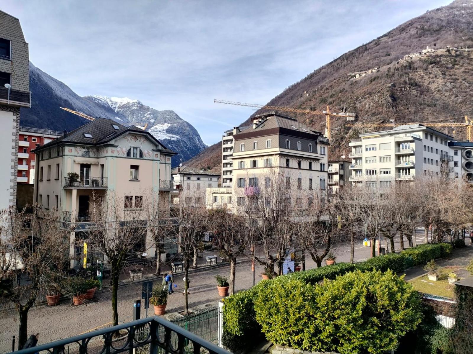 Bernina Station Center Apartment - Тирано Экстерьер фото