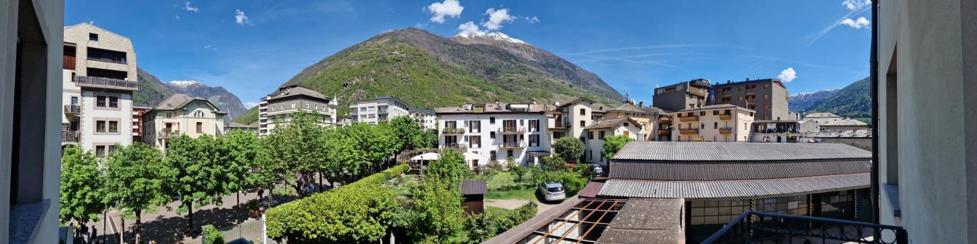 Bernina Station Center Apartment - Тирано Экстерьер фото