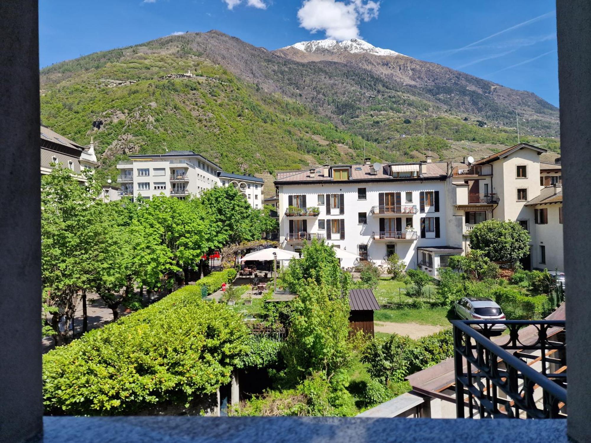 Bernina Station Center Apartment - Тирано Экстерьер фото
