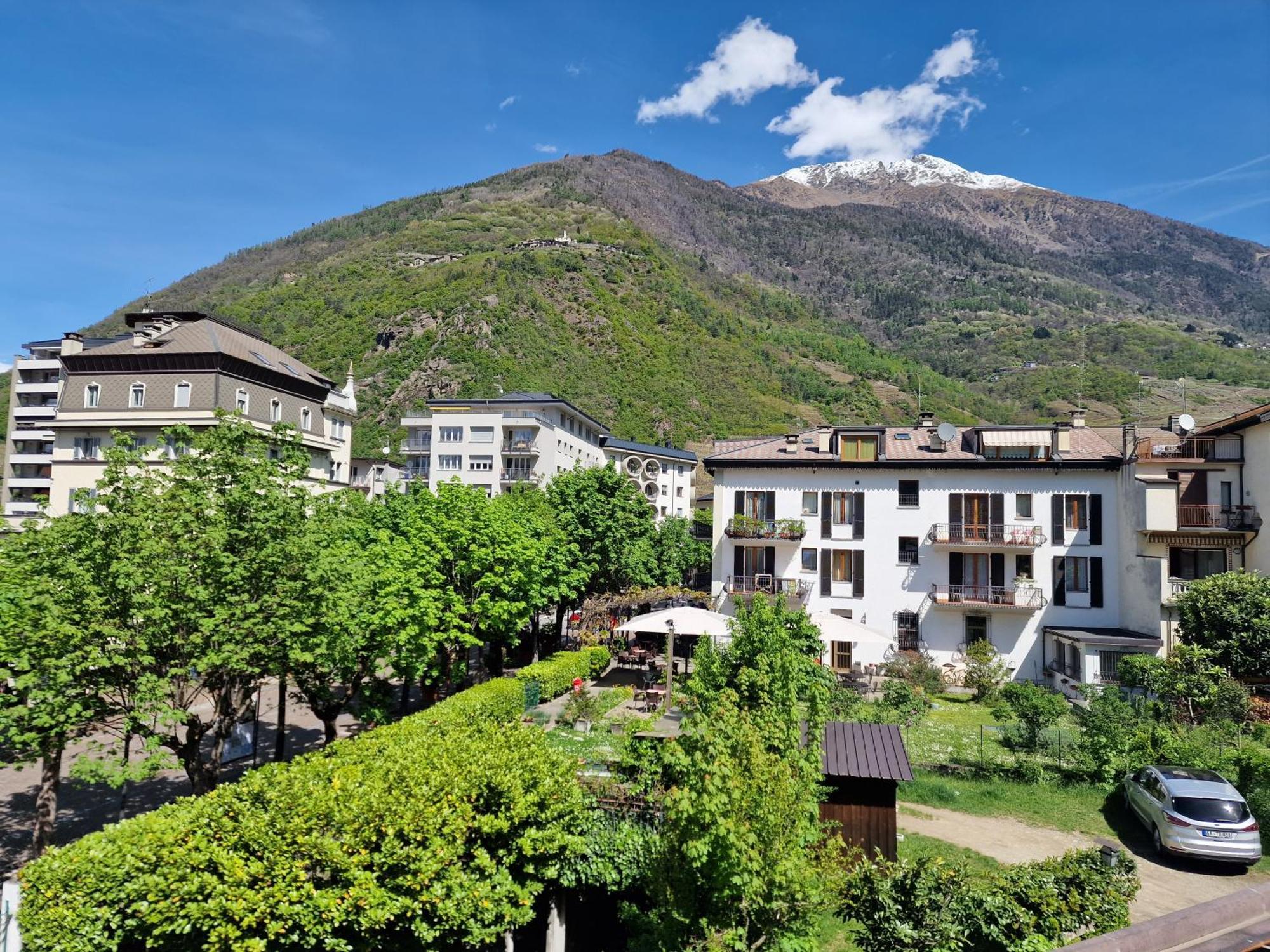 Bernina Station Center Apartment - Тирано Экстерьер фото