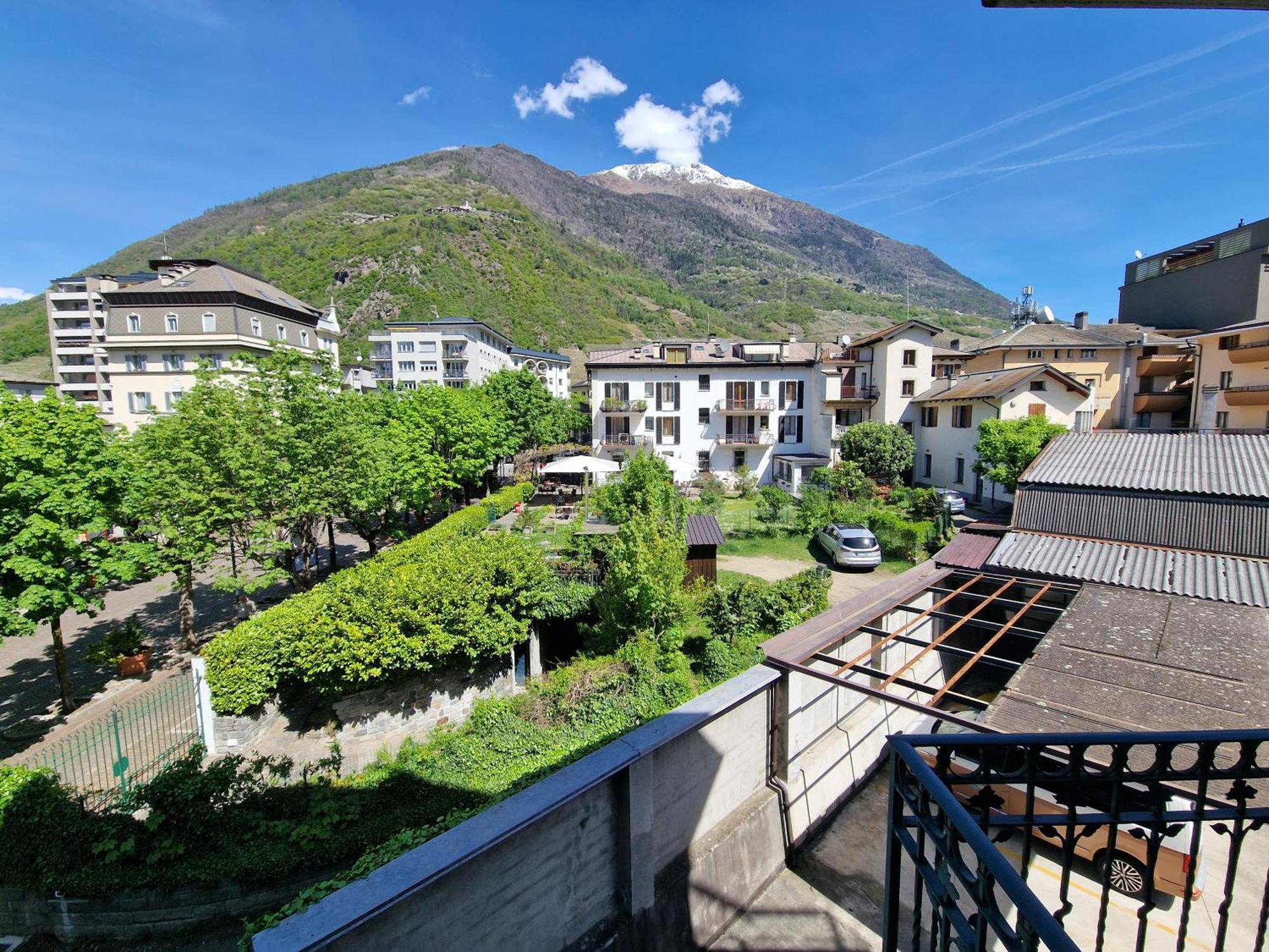 Bernina Station Center Apartment - Тирано Экстерьер фото